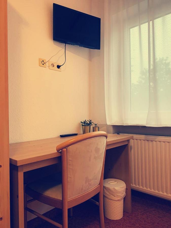 Gasthof Wilhelm Tell Fremdenzimmer Hotel Цирндорф Екстериор снимка