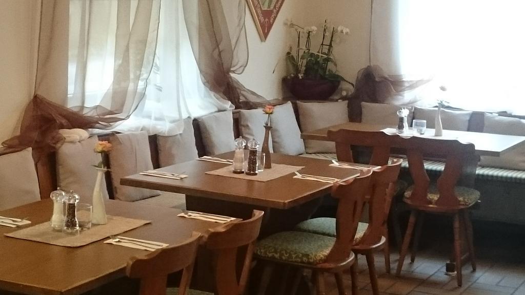 Gasthof Wilhelm Tell Fremdenzimmer Цирндорф Екстериор снимка