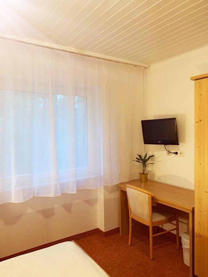 Gasthof Wilhelm Tell Fremdenzimmer Hotel Цирндорф Екстериор снимка